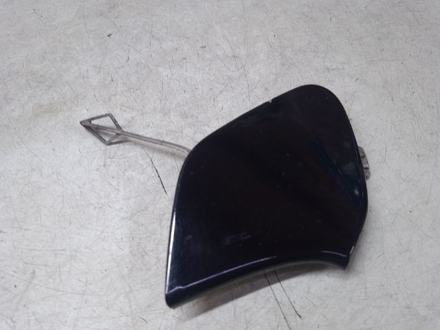 bontott FORD FOCUS III Első Vonószem Burkolat