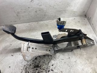 bontott FORD FOCUS III Fékpedál