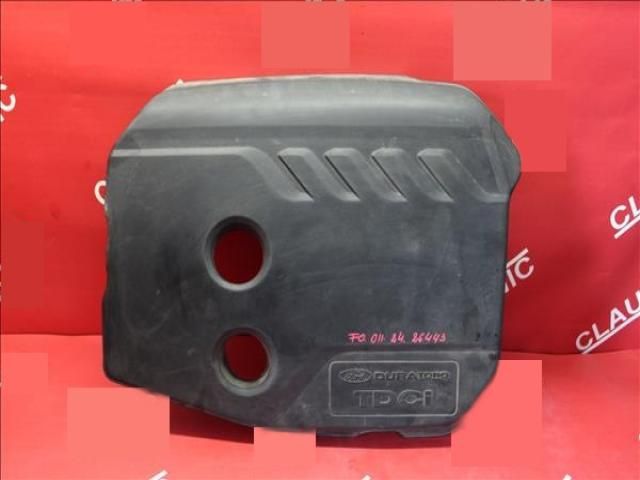 bontott FORD FOCUS III Felső Hűtőburkolat