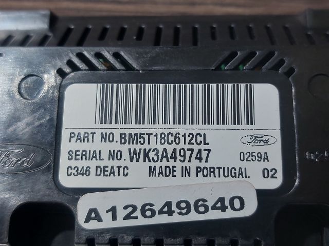 bontott FORD FOCUS III Fűtéskapcsoló (digit klímás)