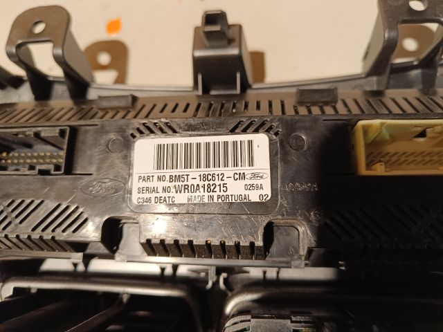 bontott FORD FOCUS III Fűtéskapcsoló (digit klímás)