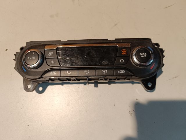 bontott FORD FOCUS III Fűtéskapcsoló (digit klímás)