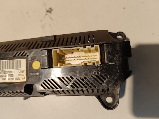 bontott FORD FOCUS III Fűtéskapcsoló (digit klímás)