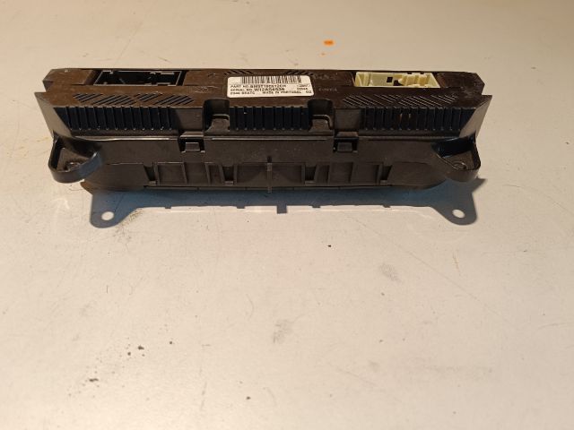 bontott FORD FOCUS III Fűtéskapcsoló (digit klímás)