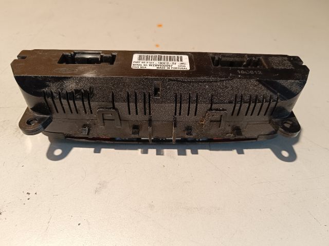 bontott FORD FOCUS III Fűtéskapcsoló (digit klímás)