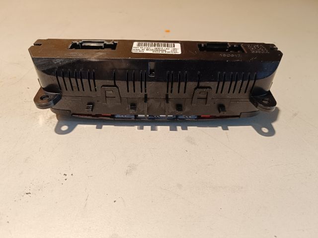 bontott FORD FOCUS III Fűtéskapcsoló (digit klímás)