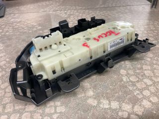 bontott FORD FOCUS III Fűtéskapcsoló (digit klímás)