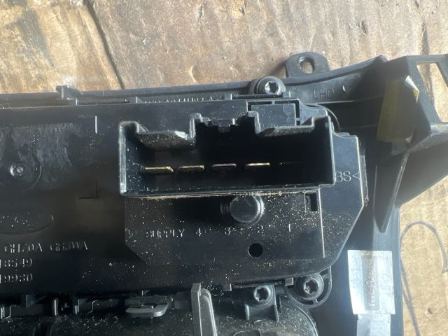 bontott FORD FOCUS III Fűtéskapcsoló (manuális klímás)