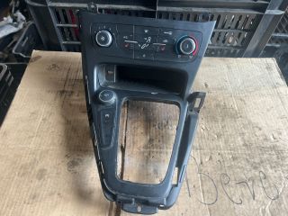 bontott FORD FOCUS III Fűtéskapcsoló (manuális klímás)