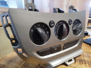 bontott FORD FOCUS III Fűtéskapcsoló (manuális klímás)