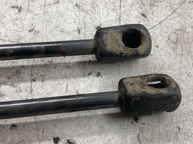 bontott FORD FOCUS III Gázrugós Kitámasztó Teleszkóp Pár Csomagtérajtó