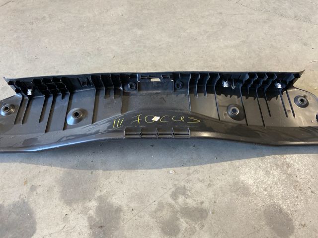 bontott FORD FOCUS III Hátfal Burkolat