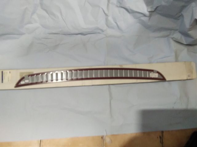 bontott FORD FOCUS III Hátsó Lökhárító Felső