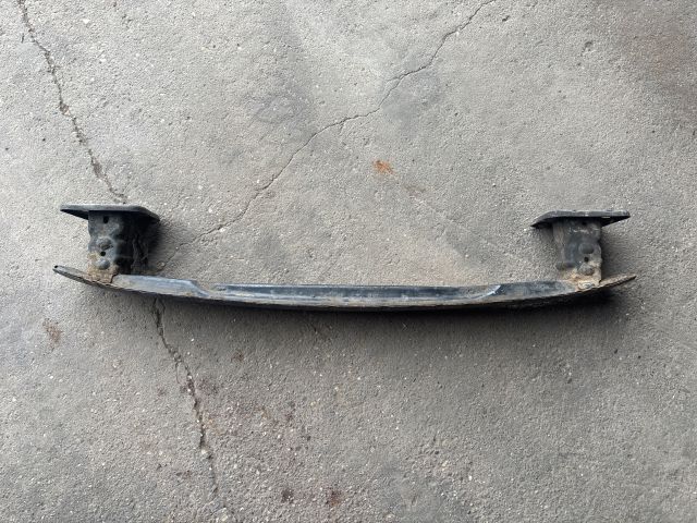 bontott FORD FOCUS III Hátsó Lökhárító Merevítő (Fém)