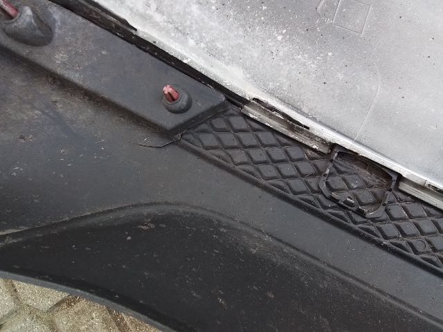 bontott FORD FOCUS III Hátsó Lökhárító (Részeivel)