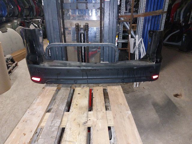 bontott FORD FOCUS III Hátsó Lökhárító (Részeivel)