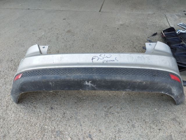 bontott FORD FOCUS III Hátsó Lökhárító (Részeivel)