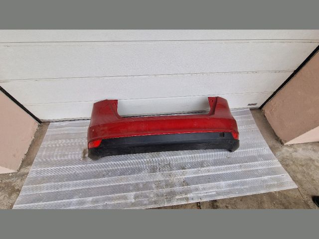 bontott FORD FOCUS III Hátsó Lökhárító (Részeivel)