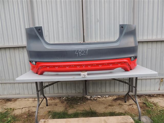 bontott FORD FOCUS III Hátsó Lökhárító (Részeivel)