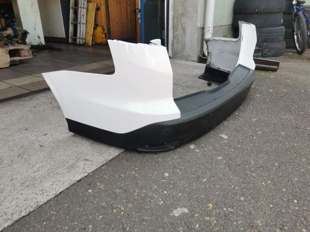 bontott FORD FOCUS III Hátsó Lökhárító (Részeivel)