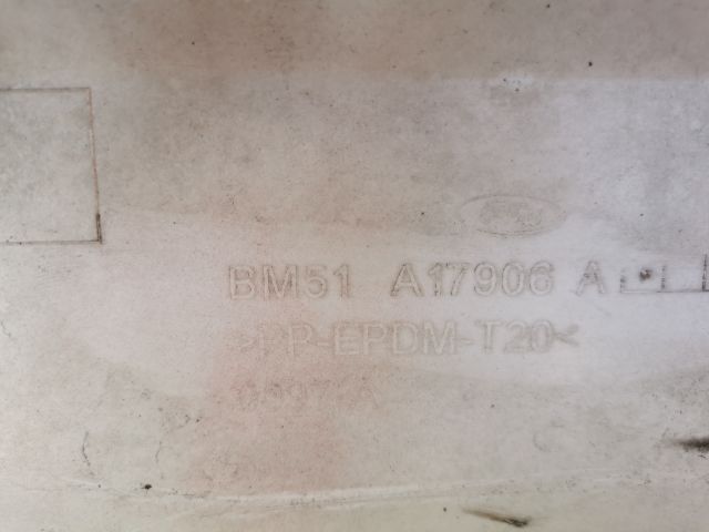 bontott FORD FOCUS III Hátsó Lökhárító (Részeivel)