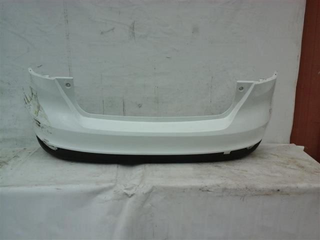 bontott FORD FOCUS III Hátsó Lökhárító (Üresen)