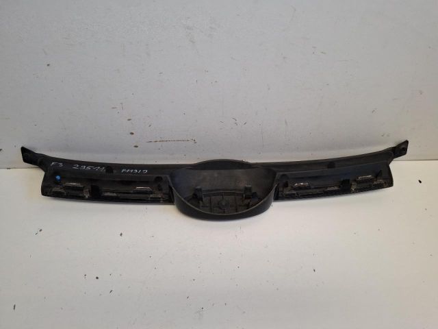 bontott FORD FOCUS III Hűtőrács