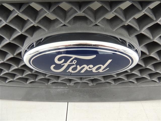 bontott FORD FOCUS III Hűtőrács