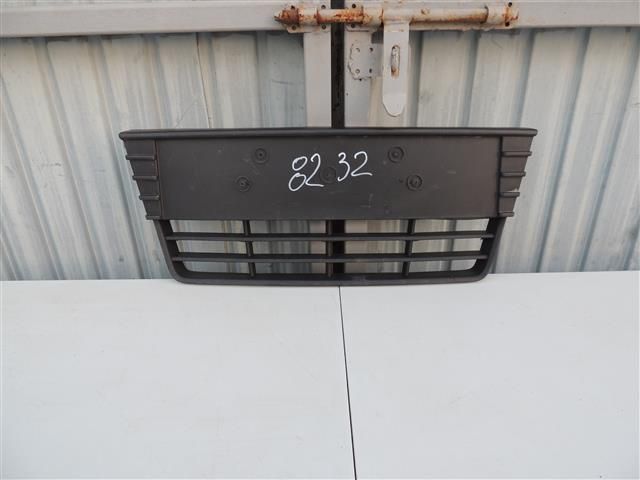 bontott FORD FOCUS III Hűtőrács