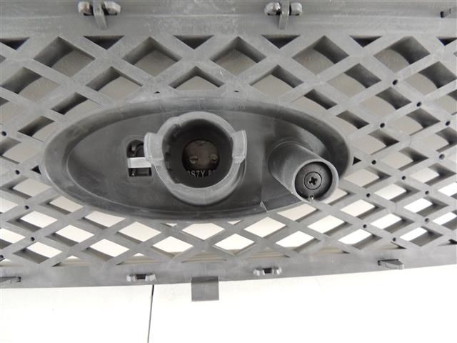 bontott FORD FOCUS III Hűtőrács