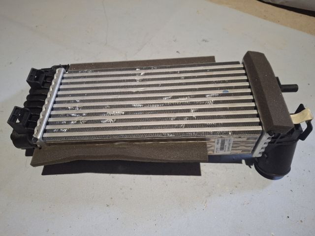 bontott FORD FOCUS III Intercooler