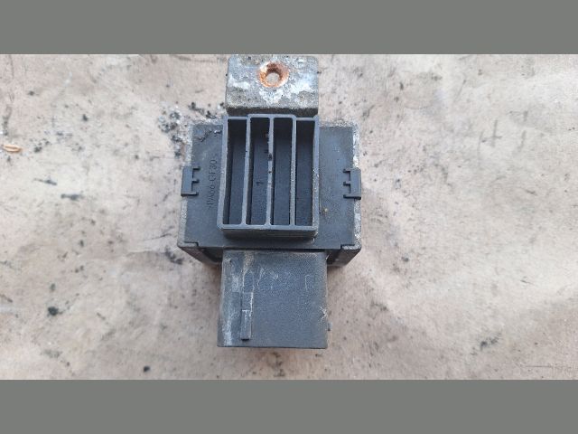 bontott FORD FOCUS III Izzító Relé