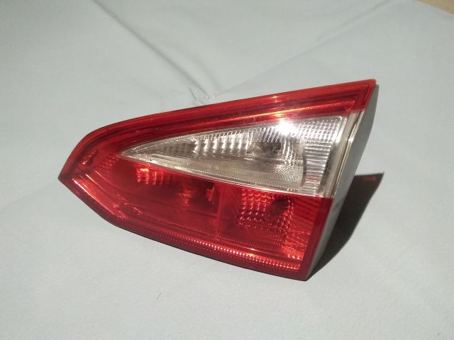 bontott FORD FOCUS III Jobb Belső Hátsó Lámpa