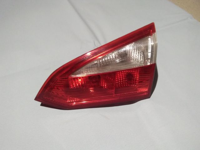 bontott FORD FOCUS III Jobb Belső Hátsó Lámpa