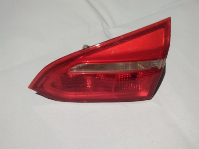 bontott FORD FOCUS III Jobb Belső Hátsó Lámpa