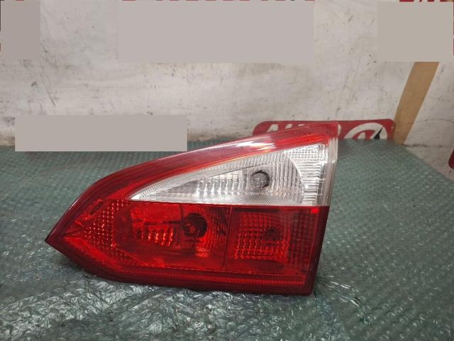 bontott FORD FOCUS III Jobb Belső Hátsó Lámpa