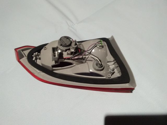 bontott FORD FOCUS III Jobb Belső Hátsó Lámpa