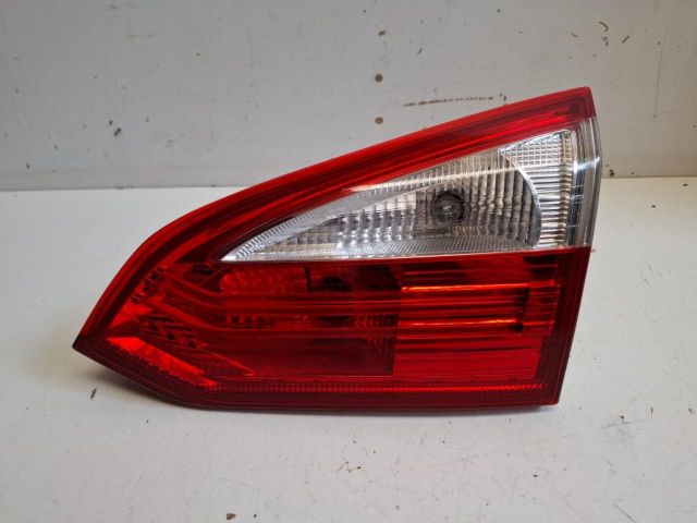 bontott FORD FOCUS III Jobb Belső Hátsó Lámpa