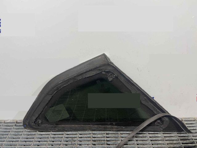 bontott FORD FOCUS III Jobb C Oszlop