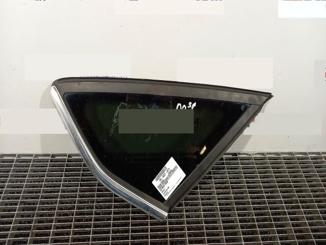 bontott FORD FOCUS III Jobb C Oszlop