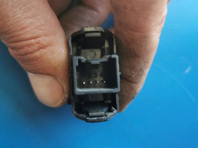 bontott FORD FOCUS III Jobb első Ablakemelő Kapcsoló