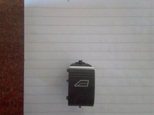 bontott FORD FOCUS III Jobb első Ablakemelő Kapcsoló