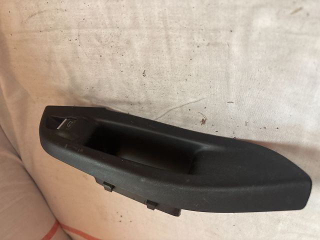 bontott FORD FOCUS III Jobb első Ablakemelő Kapcsoló