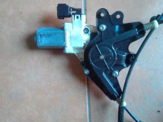 bontott FORD FOCUS III Jobb első Ablakemelő Motor