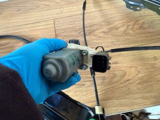 bontott FORD FOCUS III Jobb első Ablakemelő Motor