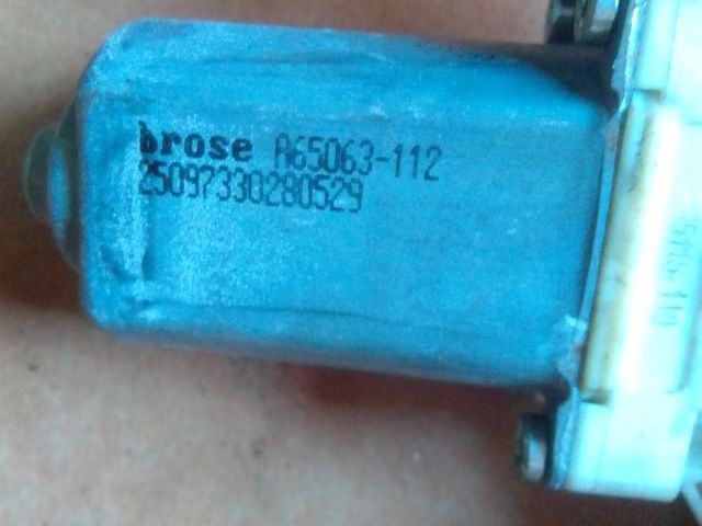 bontott FORD FOCUS III Jobb első Ablakemelő Motor