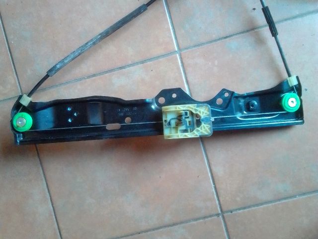 bontott FORD FOCUS III Jobb első Ablakemelő Szerkezet (Elektromos)