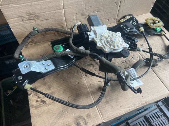 bontott FORD FOCUS III Jobb első Ablakemelő Szerkezet (Elektromos)