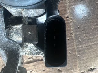 bontott FORD FOCUS III Jobb első Ablaktörlő Motor