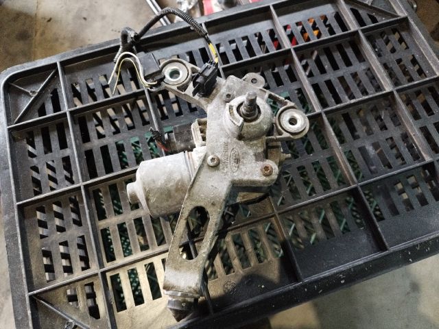 bontott FORD FOCUS III Jobb első Ablaktörlő Motor